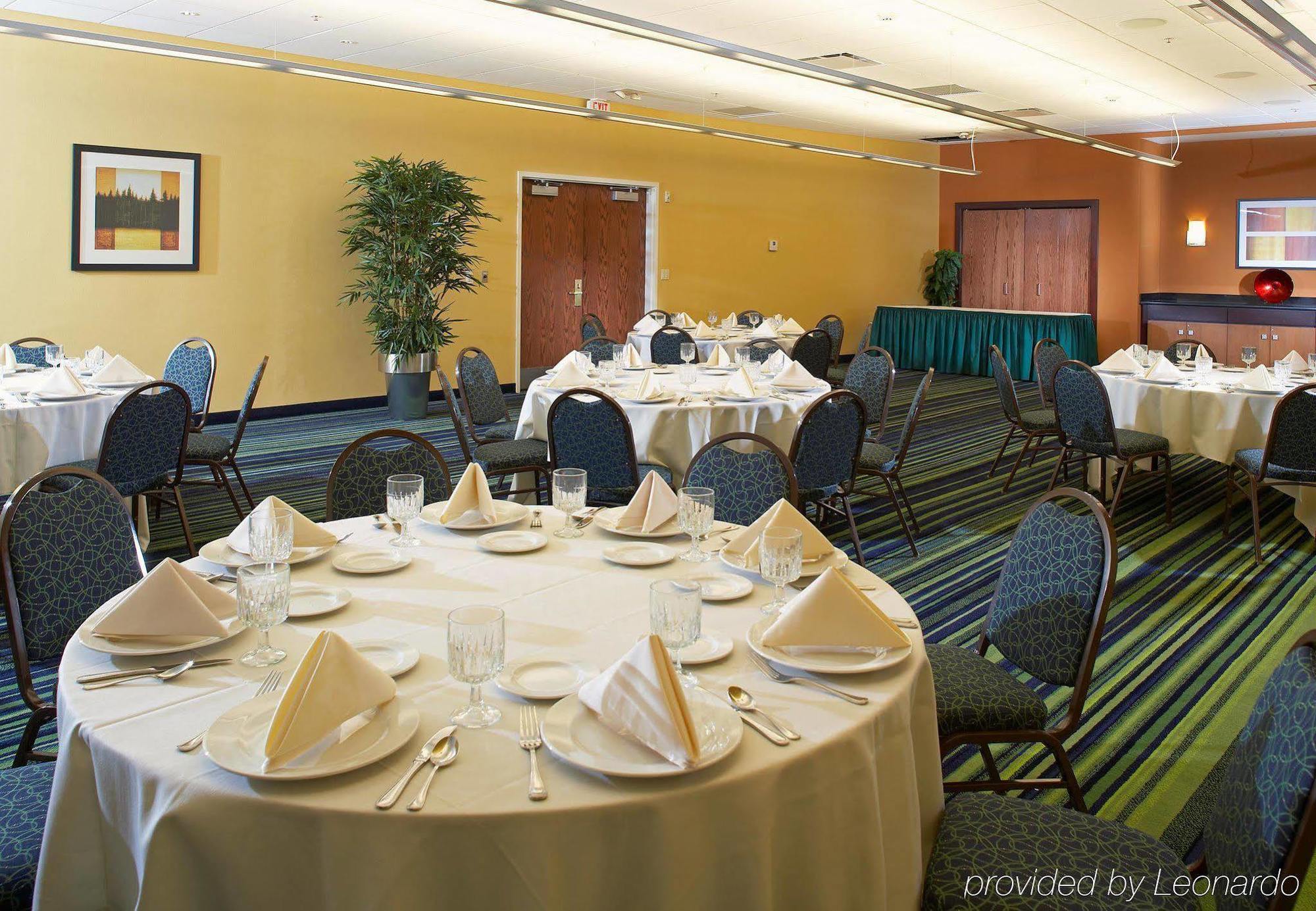 Fairfield Inn & Suites By Marriott Cleveland Beachwood Étterem fotó